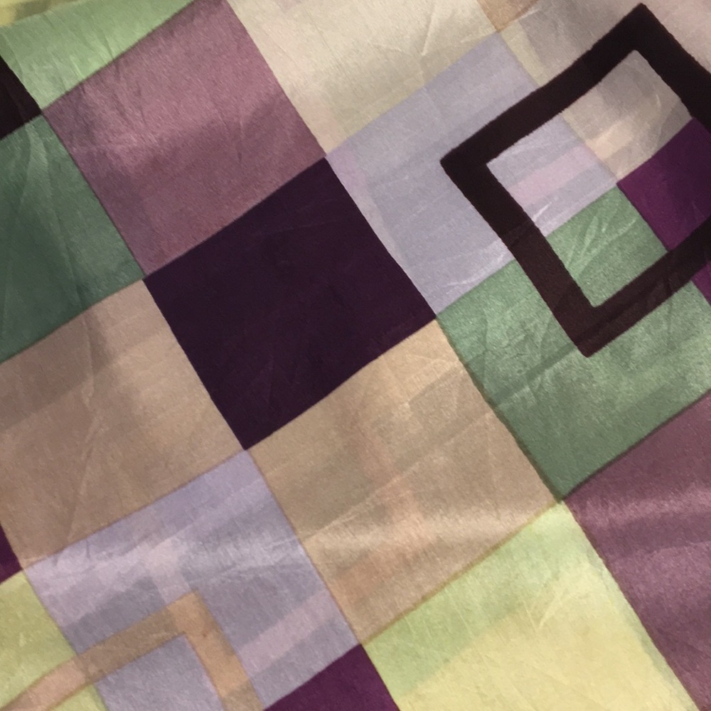 Vintage 💯 silk scarf!